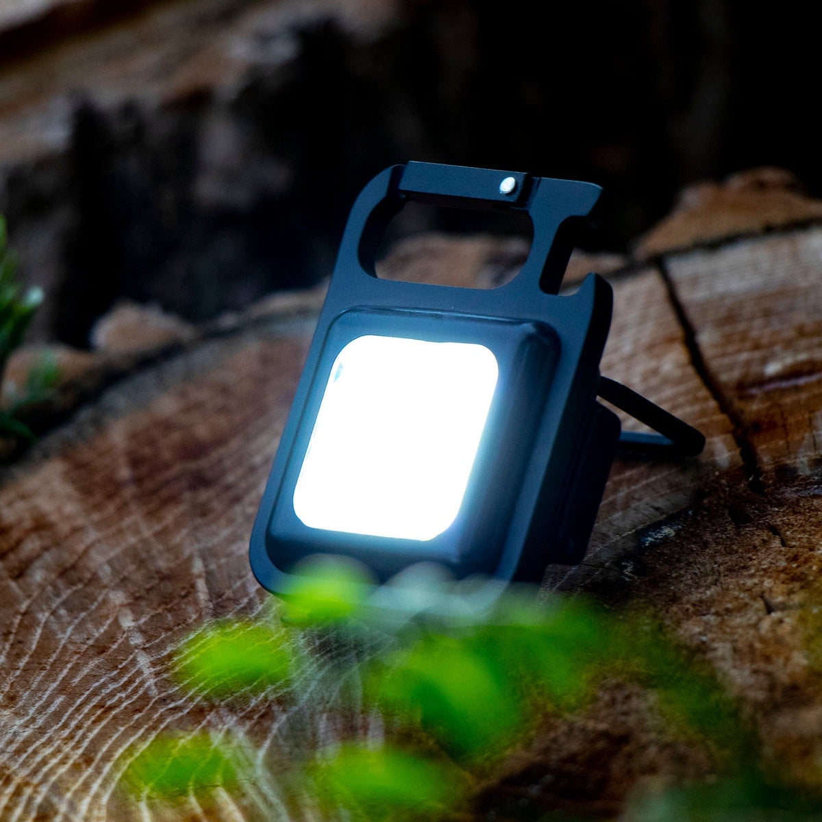 Kodiak® KOMPANION® 500 Lumen Rechargeable Aluminum Work Light