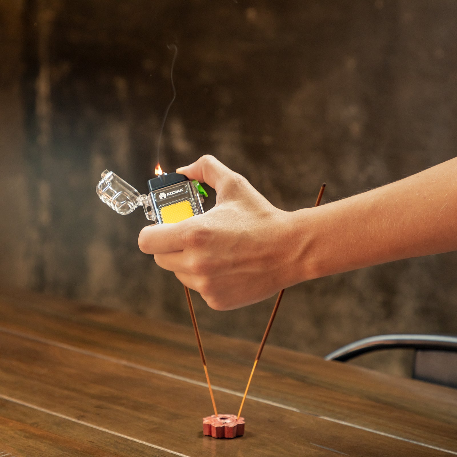 Kodiak® Kampfire Rechargeable Plasma Lighter w/  Task Light