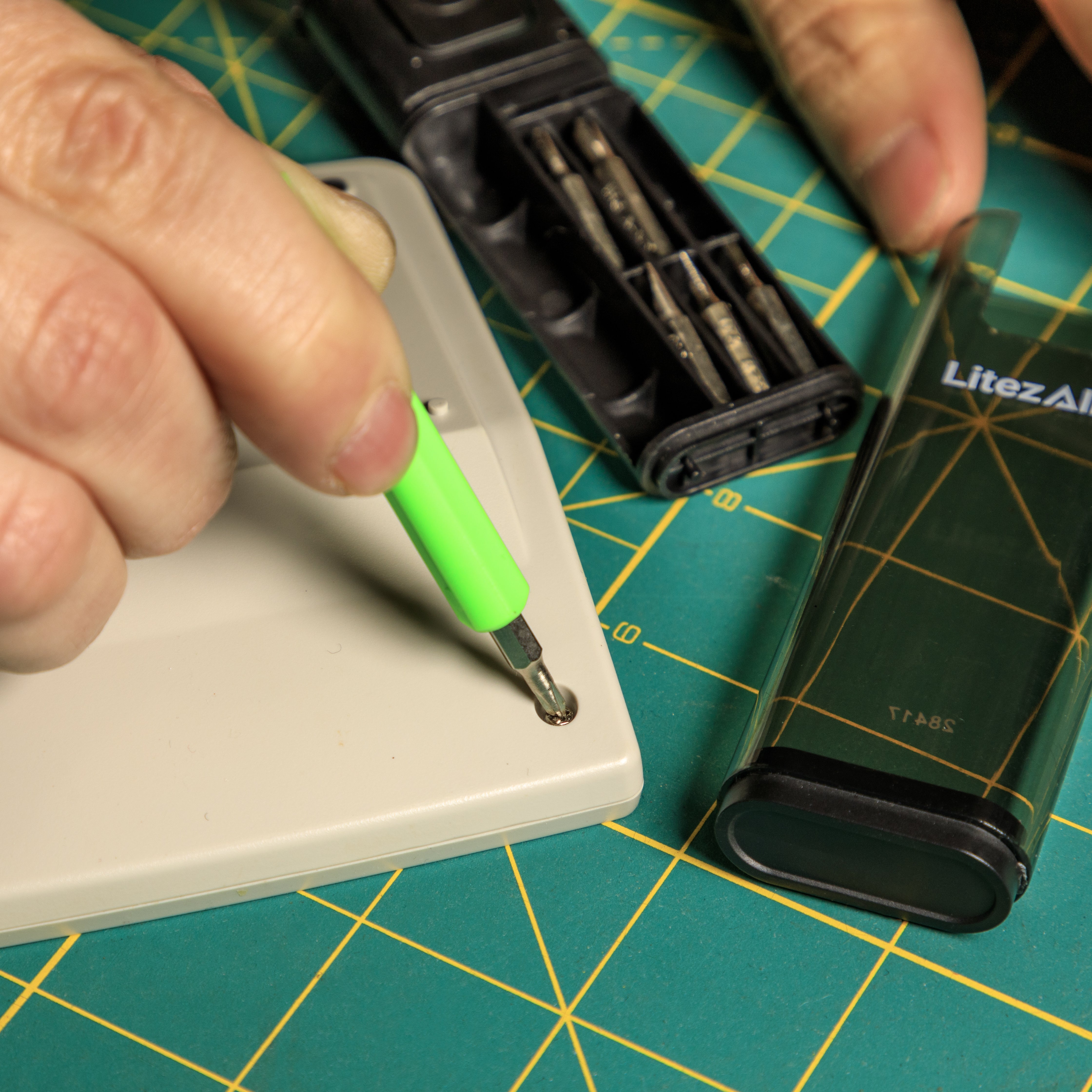 LitezAll® Compact Screwdriver Set with Integrated Flashlight - LitezAll - Work Lights - 9