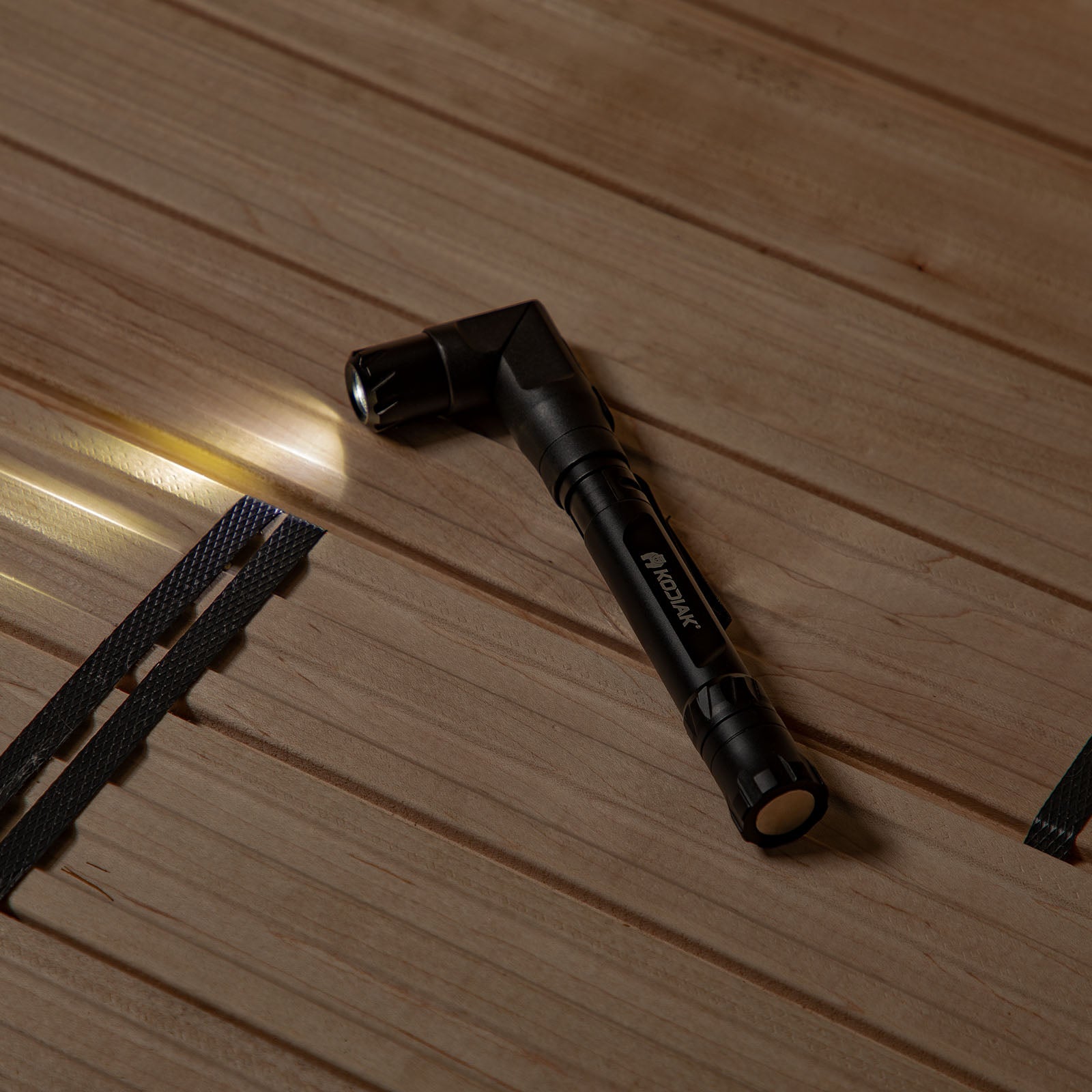 Kodiak® 500 Lumen Konform Dual Power Rechargeable Torch With Pivoting Head