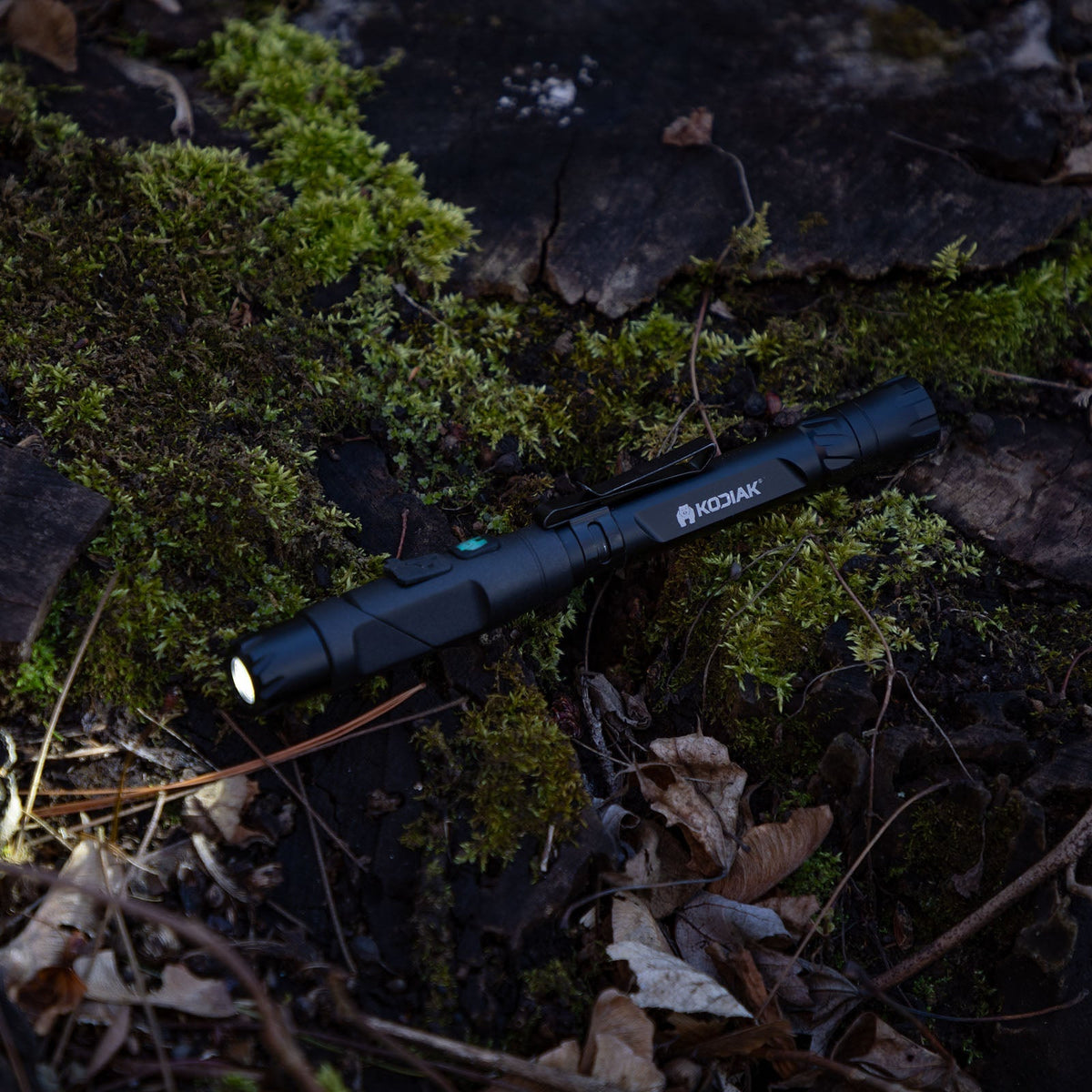 Kodiak® 500 Lumen Konform Dual Power Rechargeable Torch With Pivoting Head