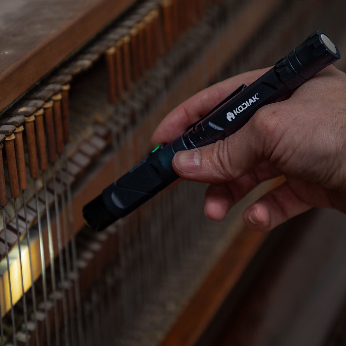 Kodiak® 500 Lumen Konform Dual Power Rechargeable Torch With Pivoting Head