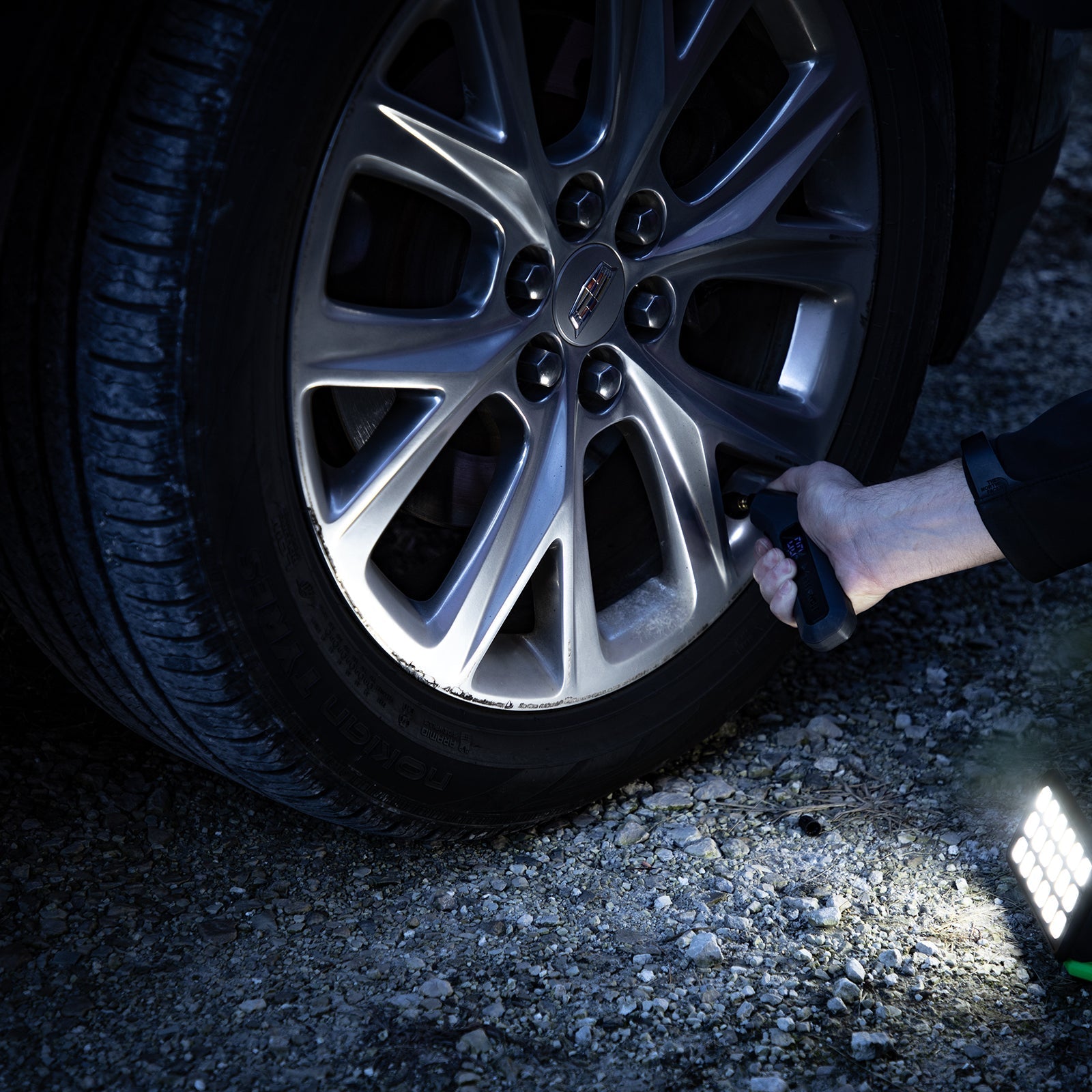 Kodiak® Klutch® 10000 mAh Power Bank with USB or Solar Charging and 1100 Lumen Work Light